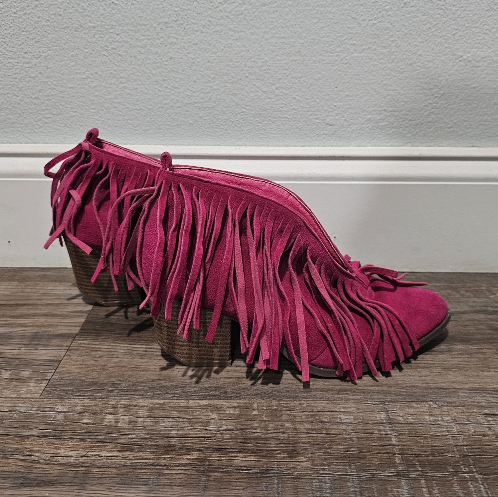 Beast Fashion Pink Faux Seude Fringed Booties